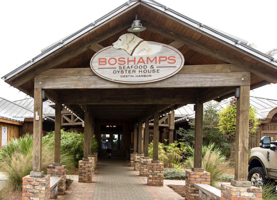 The front of Boshamps with a dog on the sign