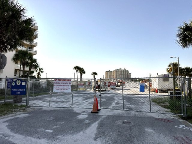 Chain link construction fences at Norriego Point in Destin