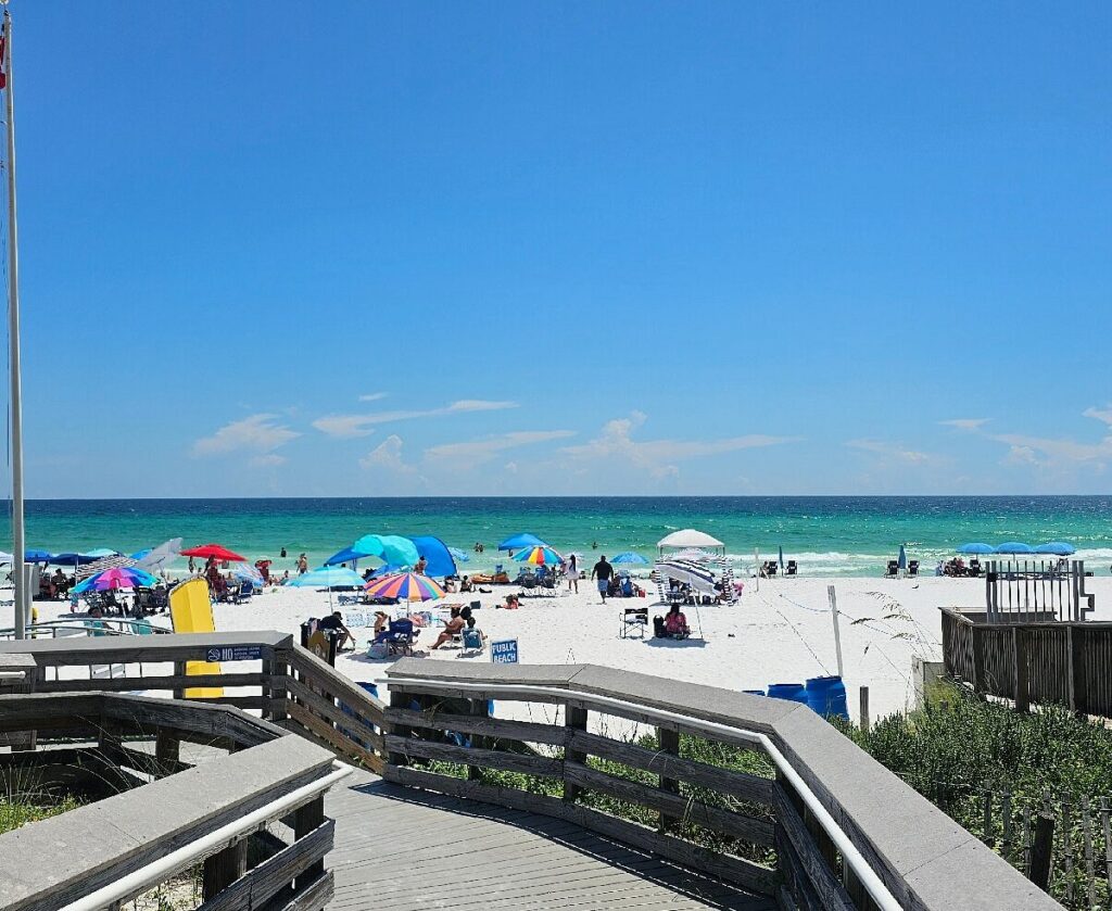 Crowded beach in Destin at June Decker access
