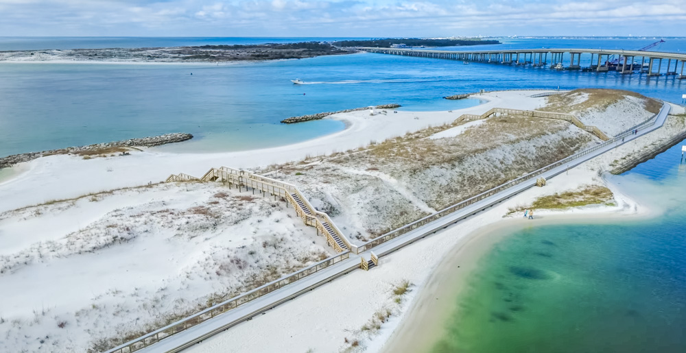 Walkovers and boardwalk at Park Entrance at Norriego Point in Destin Florida 