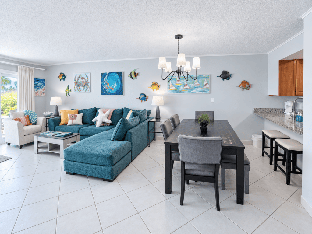 Dining room at Islander Daylight condo