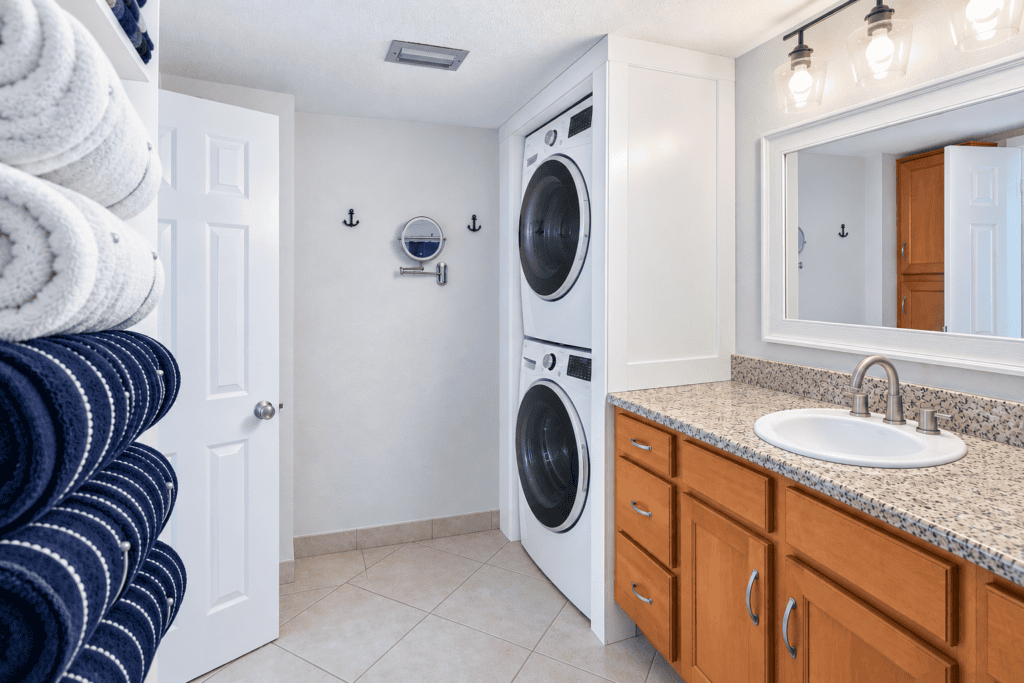 Islander Destin washer dryer in unit